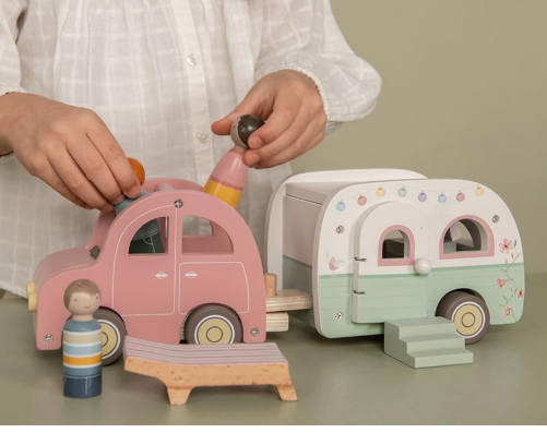 Little Dutch Car with Caravan