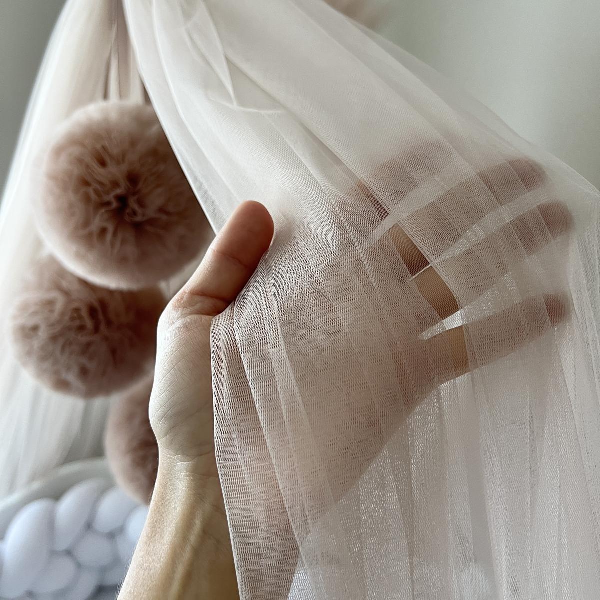 486 velo in tulle bianco con pon pon rosa antico