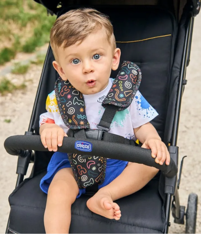 Chicco GLEE - Passeggino Ultraleggero Pieghevole da 0-4 Anni 0-22 Kg Schienale e Poggiapiedi Regolabili colore Nero